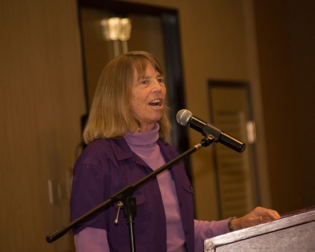 Kate spoke on the interrelationships between birds and their habitats among California’s oaks.